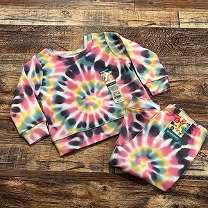 NWT girls sweat outfit 🌸